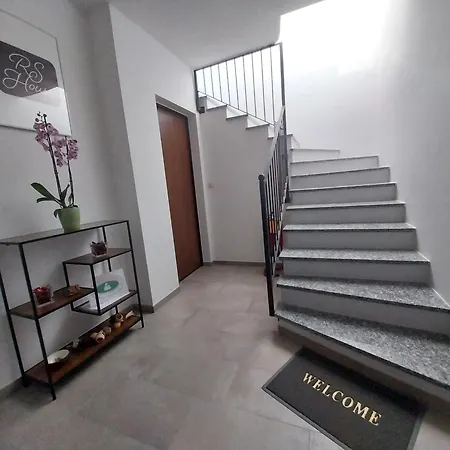 Rs House La Rosa Blu * Santena